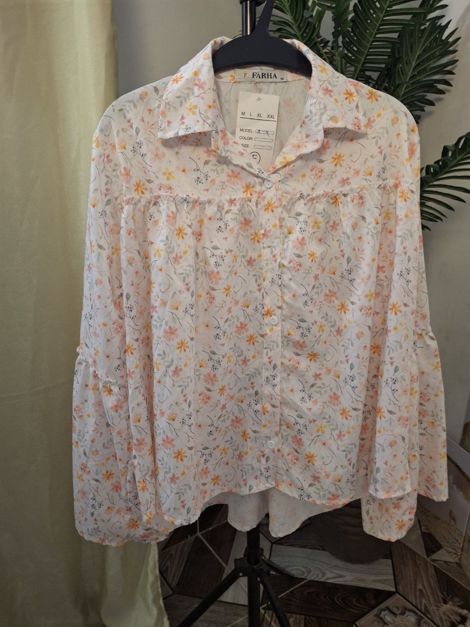 بلوزة مشجرة