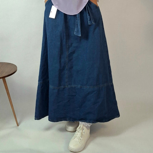 جيبة جينز كلوش بحزام